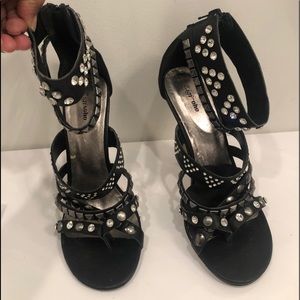 Zigisoho black leather diamonds and studs sandals
